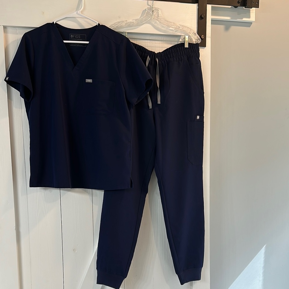 FIGS Deep Blue Scrub Ensemble